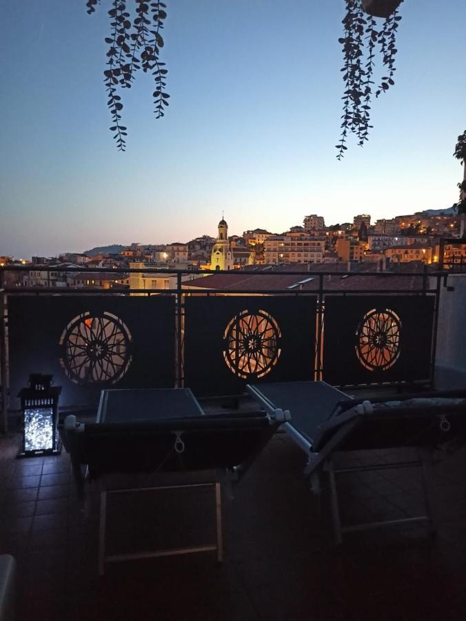 Cavour17 Appartement San Remo Buitenkant foto